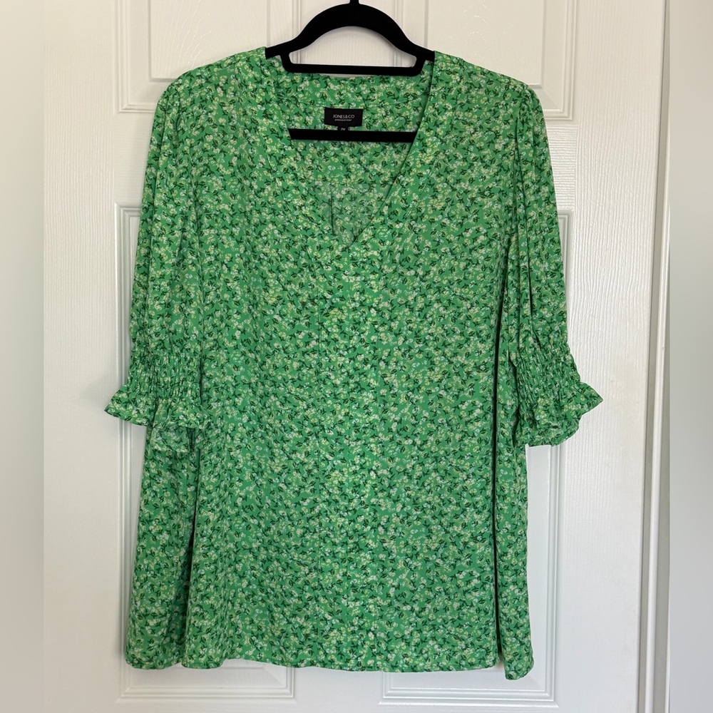 Jones New York Green Patterned Blouse